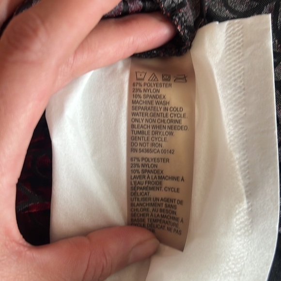 Tanjay Red/Black Velvet Burnout Detail Long Sleeve Blouse Size L - Picture 9 of 11